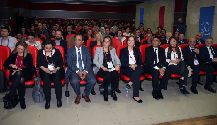 Anadolu Üniversitesi Aöf Başarıyı Ödüllendirdi