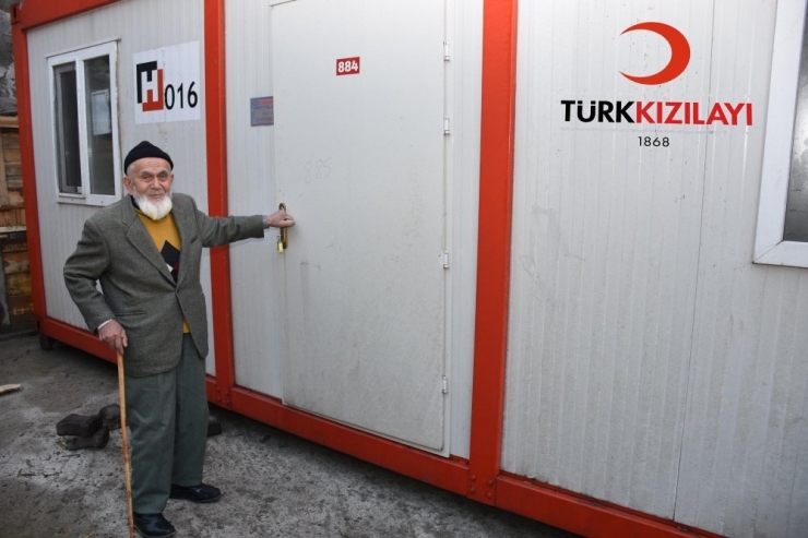 Evi Yanan Recep Dedeye Kızılay Eli Uzandı