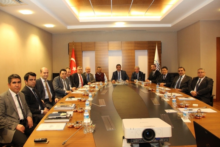 Tekstil Vazgeçilmezler Arasındaki Yerini Koruyor