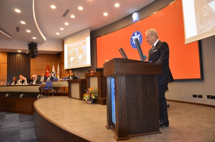 İzmir Ticaret Odası Yönetim Kurulu Başkanı Demirtaş: “2018 Yılının Küresel Riskleri Var”