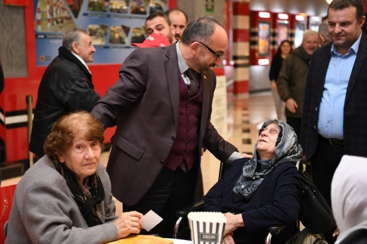 Kartepe’nin Büyükleri Sinema Filminde Buluştular