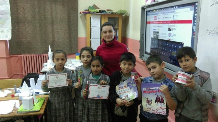 Dumlupınar’da Öğrencilere Ağız Ve Diş Sağlığı Taraması