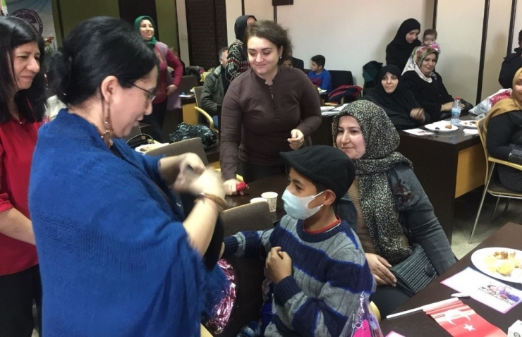 Lösemili Çocukların Yeni Yıl Sevinci