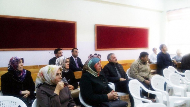 ‘Narko-rehber’ Eğitimleri İlçelerde Devam Ediyor