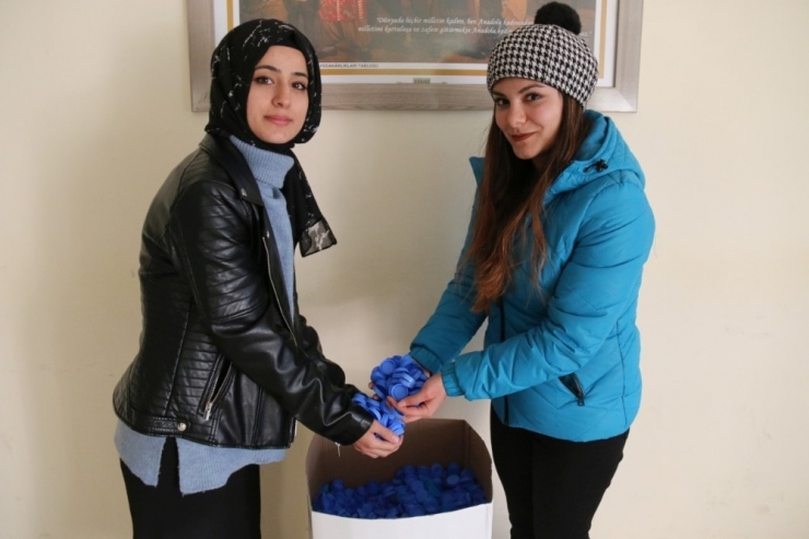 Üniversite Öğrencilerinden ‘Bir Kapakla Umuda Sen De Ortak Ol’ Kampanyası