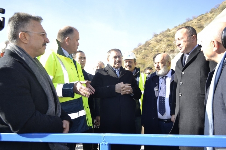 Bakan Eroğlu, Çetin Barajı’nda İncelemelerde Bulundu