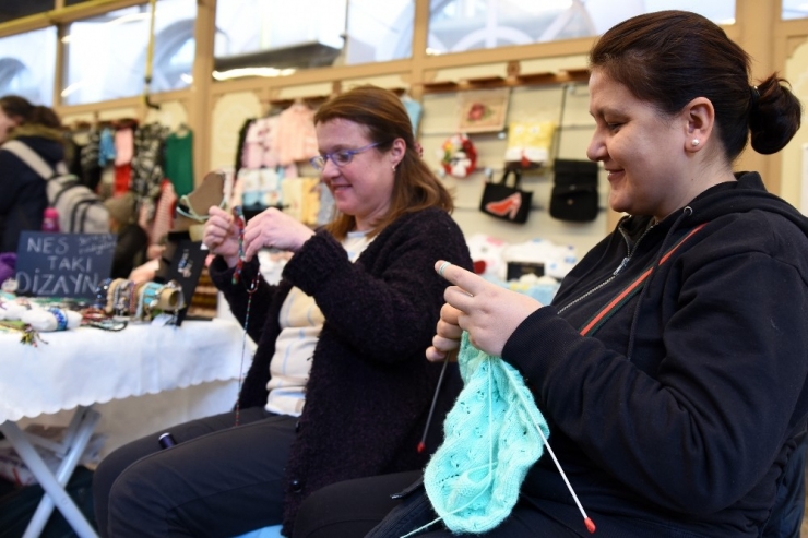 Hanımeli Sokağı Vatandaşların Uğrak Noktası Oldu