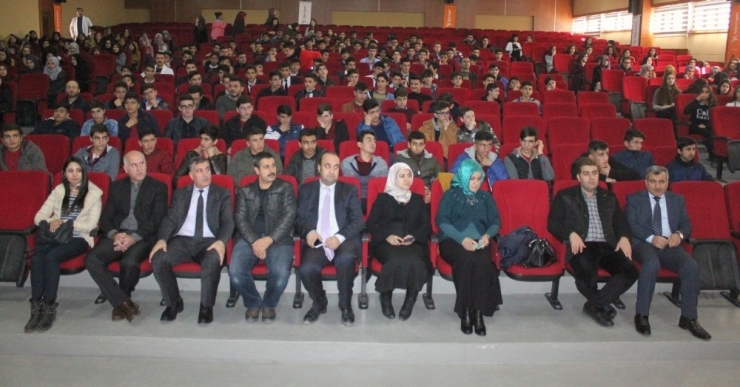 Van’da ‘Gelecek Uzayda’ Semineri