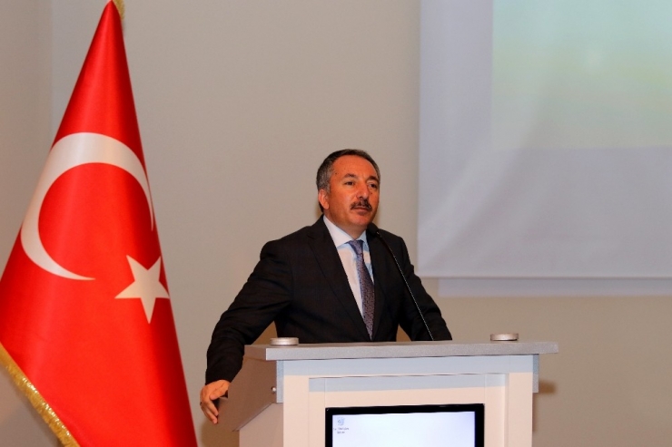 Aiçü’de “Engelleri Birlikte Aşıyoruz” Konulu Söyleşi Düzenlendi