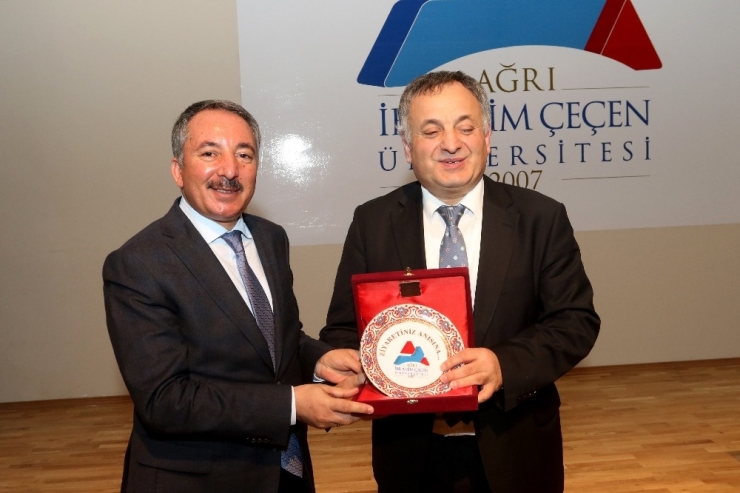 Aiçü’de “Engelleri Birlikte Aşıyoruz” Konulu Söyleşi Düzenlendi