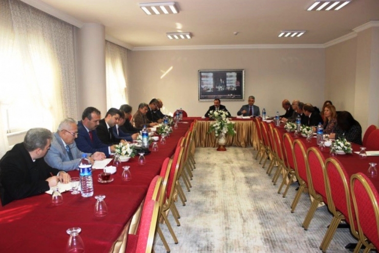 Çandıroğlu, Müdürler İle Toplantıda Bir Araya Geldi