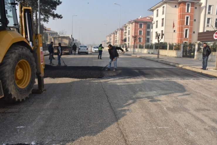 Düzce Belediyesinden Hız Kesici Kasis Çalışması