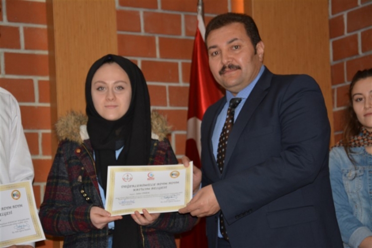 Edremit’te Edebiyat Rüzgarları Esmeye Başladı