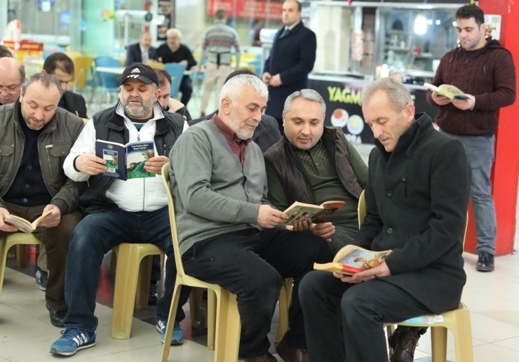 Pazarda Herkes Kitap Okudu