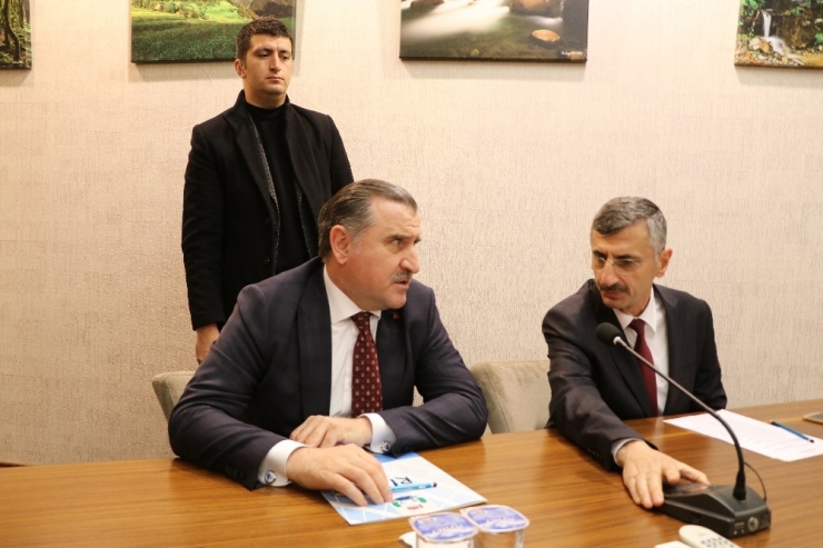 Gençlik Ve Spor Bakanı Bak Rize’de Rize İçin 2017 Yılını Değerlendiriyor