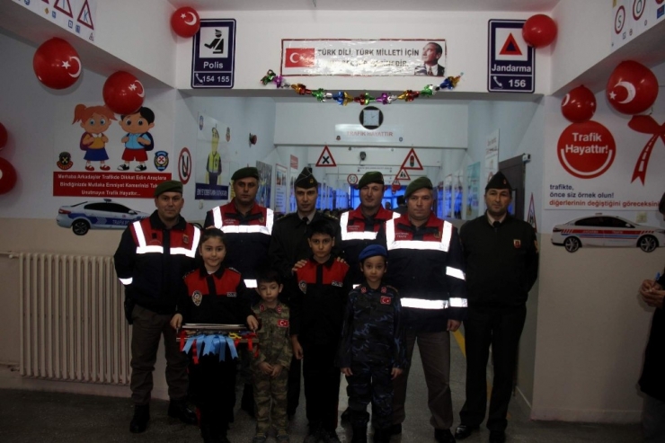 Jandarma Trafik Terörüne Savaş Açtı, Eğitime İlkokuldan Başladı