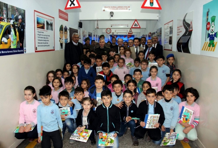 Jandarma Trafik Terörüne Savaş Açtı, Eğitime İlkokuldan Başladı