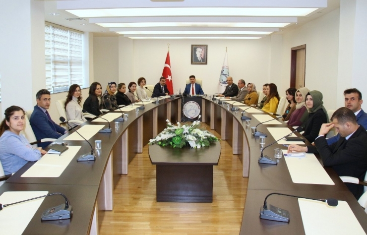 Rektör Karacoşkun İdari Birimlere Bir Araya Geldi