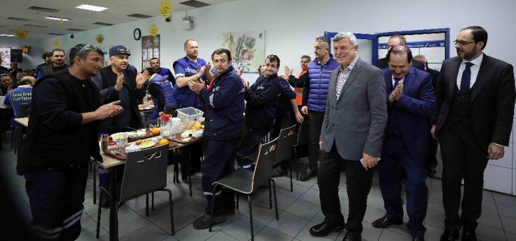 Başkan Karaosmanoğlu, “Sizin İçin Çalışmak Bizlere Büyük Bir Onurdur’’