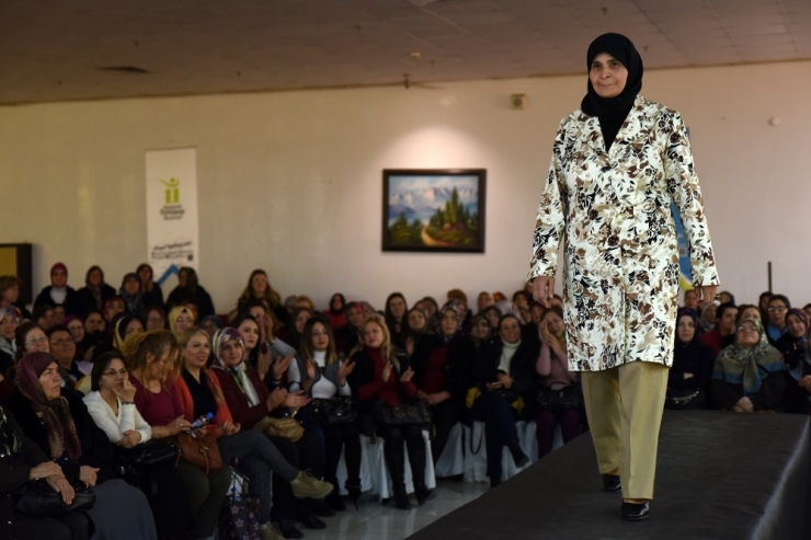Kursiyer Kadınlar Podyumda Beğeni Topladı