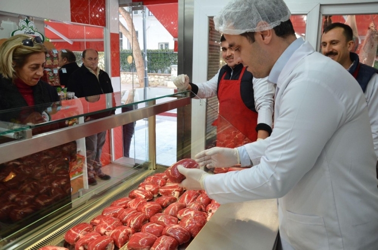 Kuşadası’nda Yılbaşı Öncesi Fırın Ve Kasaplarda Denetim