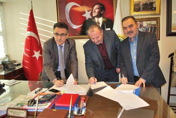 Damızlık Koç-teke Ağıl Projesi Manisa’da Hayata Geçiyor