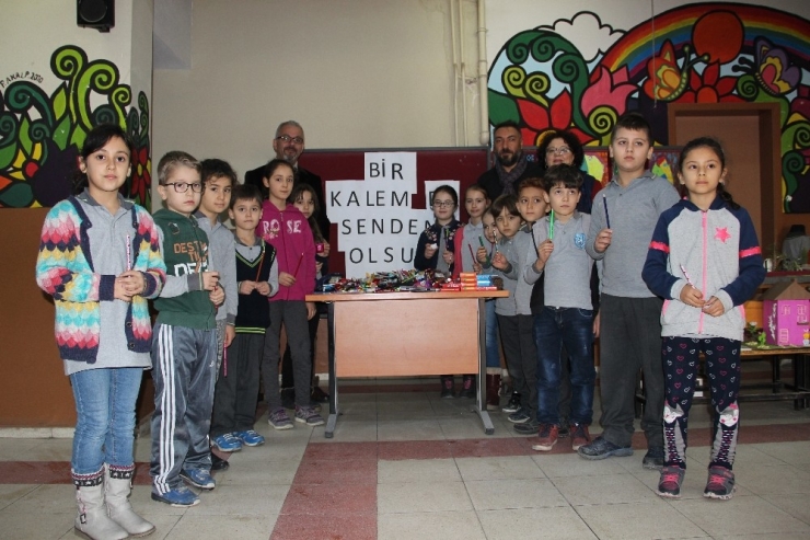 Kendileri Küçük, Yürekleri Büyük