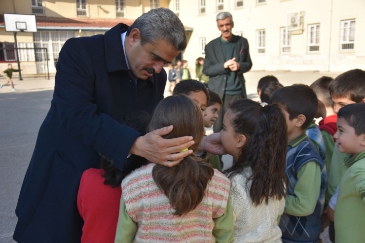 Başkan Alıcık, 15 Temmuz İlkokulu’nu Ziyaret Etti
