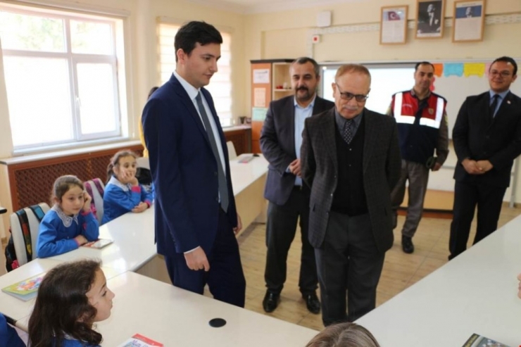 Kaymakam Temurci: Okulların Tüm İhtiyaçlarını Karşılıyoruz