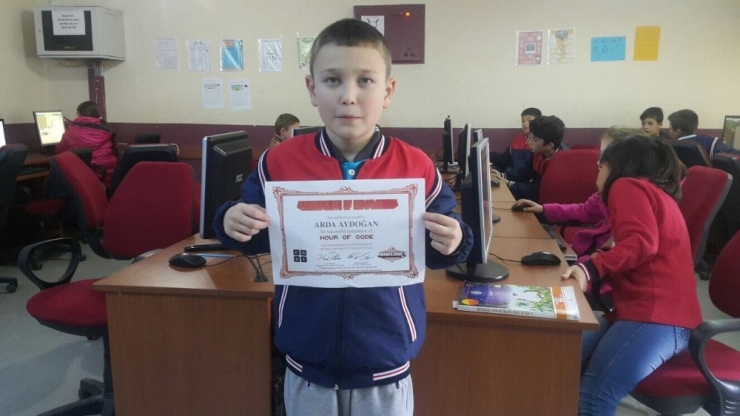 Balyalı Öğrenciler Teknoloji Ve Yazılım Dersinde Kodlamayı Öğrendi