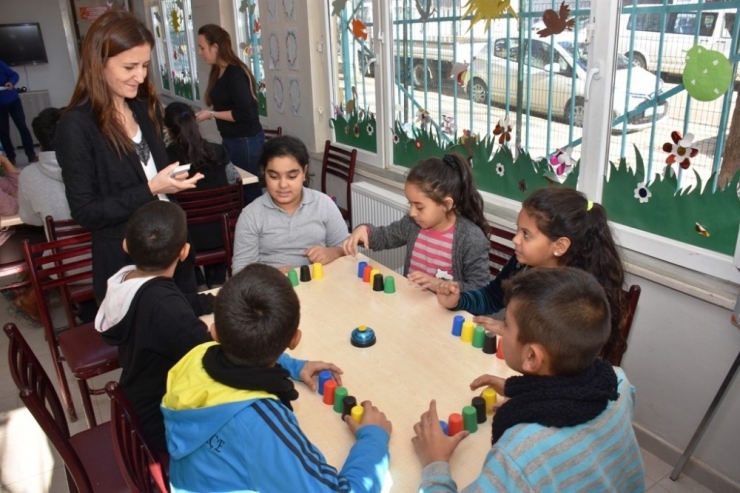 Akıl Ve Zeka Oyunlarıyla Eğlenirken Öğreniyorlar