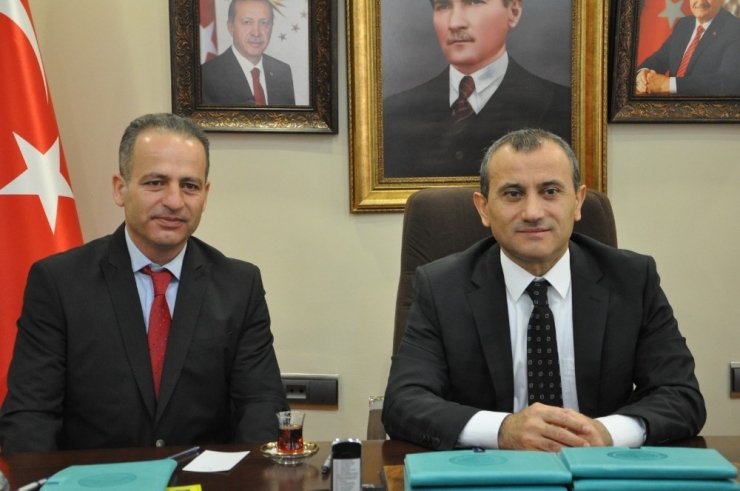 Vali Sonel Sözünü Tuttu, Festival Parası Bin Öğrenciye Burs Oldu