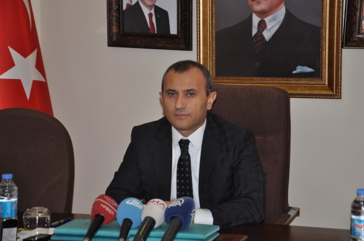 Vali Sonel Sözünü Tuttu, Festival Parası Bin Öğrenciye Burs Oldu