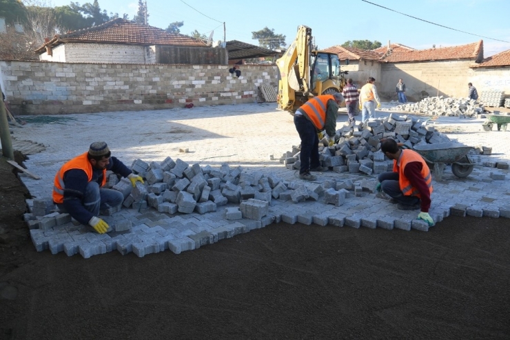 Derbent Mahallesinde Parke Taşı Çalışması