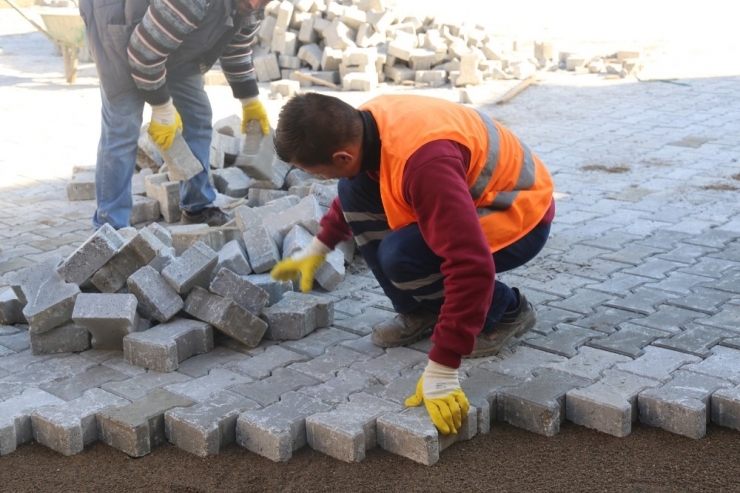 Derbent Mahallesinde Parke Taşı Çalışması