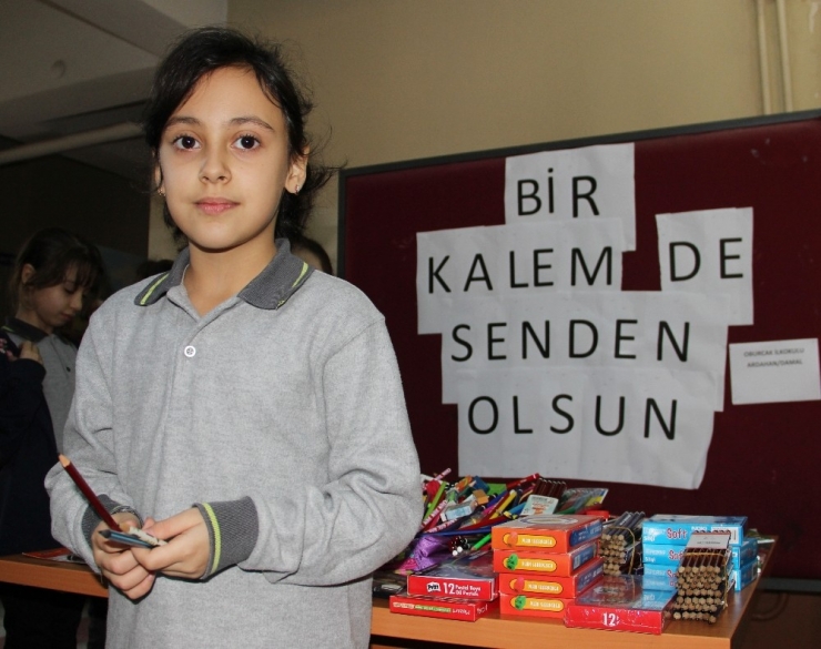 Kendileri Küçük, Yürekleri Büyük