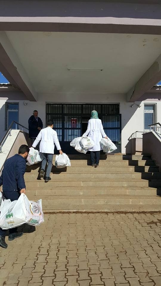 Yyü Tıp Fakültesi Öğrencilerinden Özalp İlçesine Ziyaret