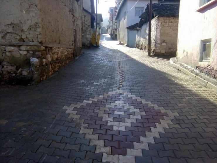 Vezirhan Belediyesi Parke Çalışmalarını Bitirdi