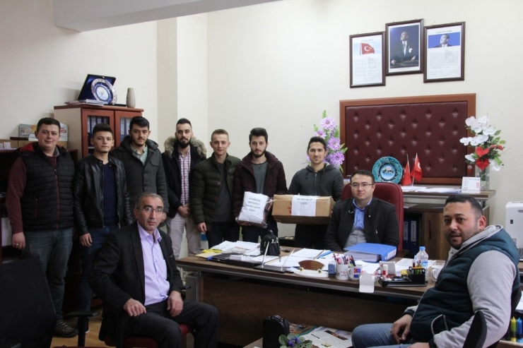 Ak Parti Domaniç Gençlik Kolları Başkanlığı’ndan Kitap Kampanyası