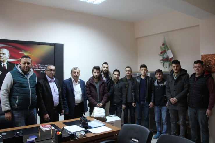 Ak Parti Domaniç Gençlik Kolları Başkanlığı’ndan Kitap Kampanyası