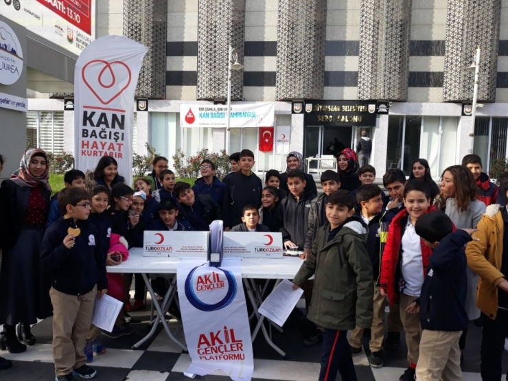 Akil Gençlerden Kan Ve Kök Hücre Bağışı