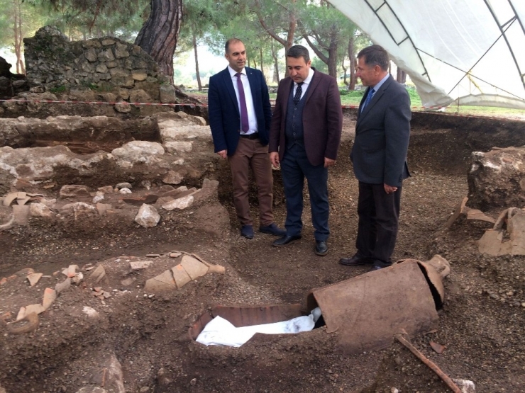 Amfora Mezarlar Turizmcileri Heyecanlandırdı