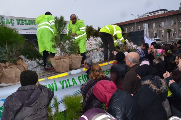 Balıkesir Orman Bölge Müdürlüğü Ücretsiz Fidan Dağıttı