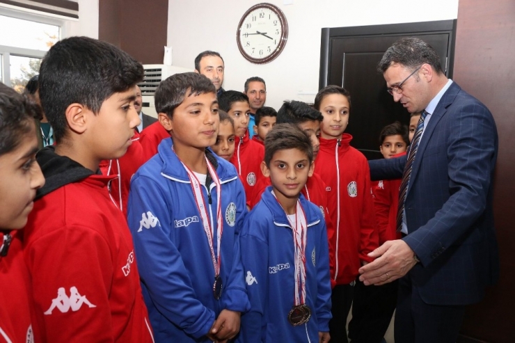 Balcı Sporda Başarılı Öğrencileri Kabul Etti