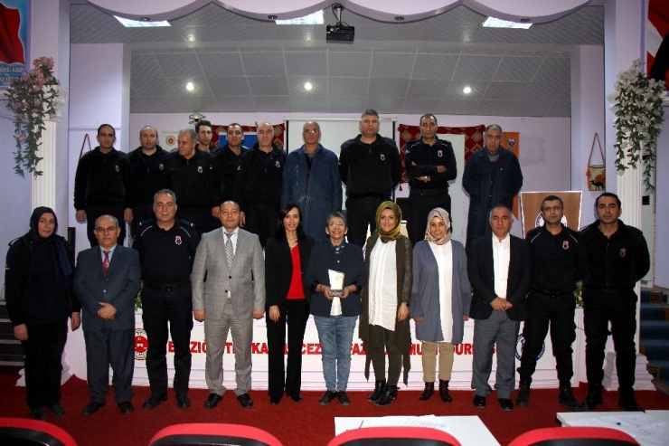 Cezaevi Personeline "Etkili İletişim Eğitimi"