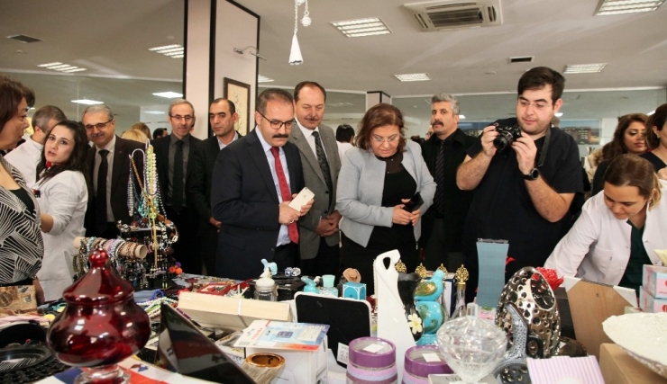 Gaün Öğretim Üyelerinden Tıp Fakültesi Öğrencilerine Kermes