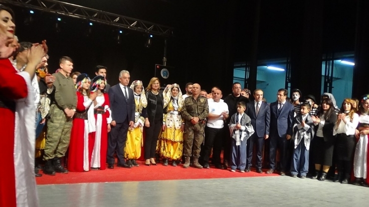 Hakkari’deki Sanatsal Gösteriye Büyük İlgi