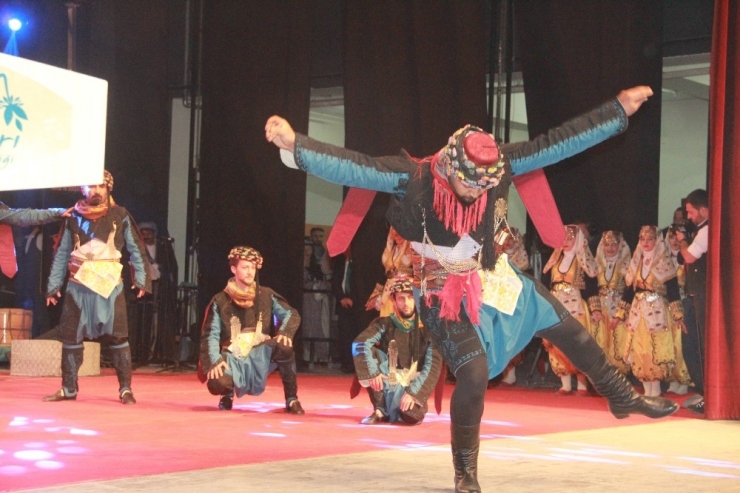 Hakkari’deki Sanatsal Gösteriye Büyük İlgi