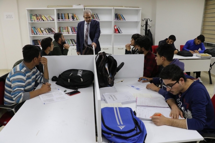 Demirkol Öğrencilerle Buluştu