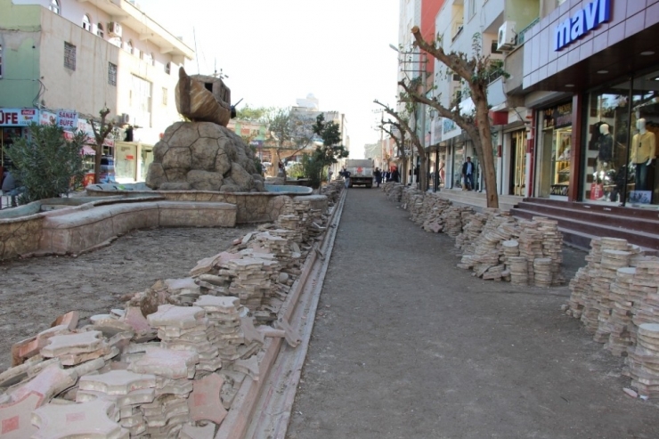 Sanat Sokağı Yapım Onarımına Başlandı